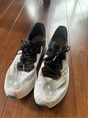 New Balance Lightweight Black and White Running Sneakers